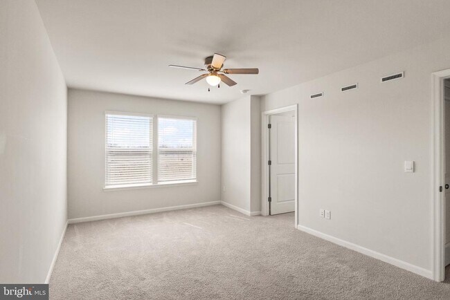 Building Photo - 138 Willett Holw St