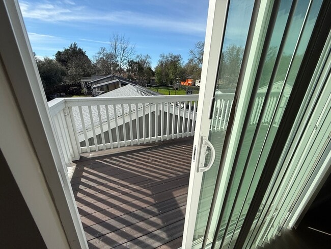 Building Photo - Charming Home in Woodland