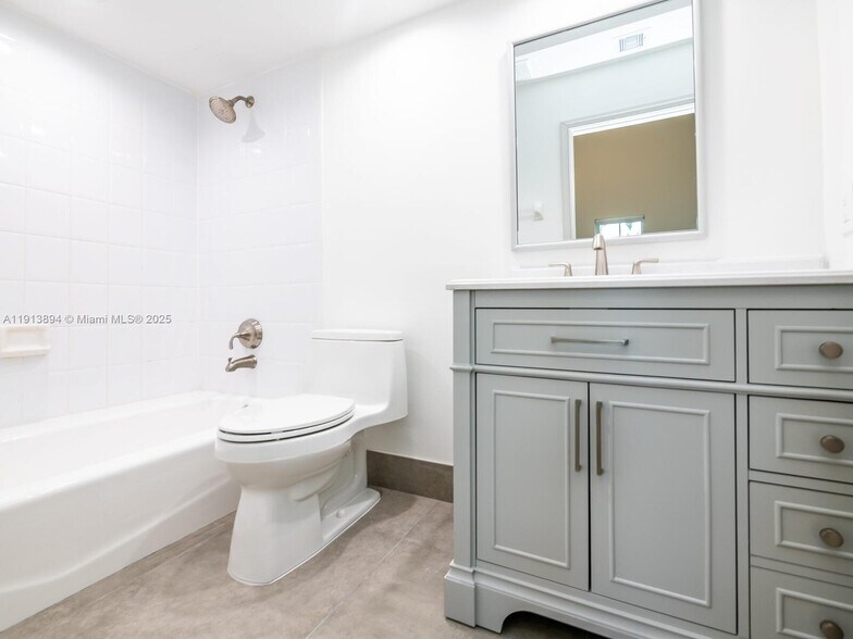 Building Photo - 20729 NE 32nd Ave