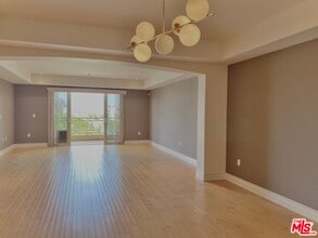 Building Photo - 1530 Centinela Ave