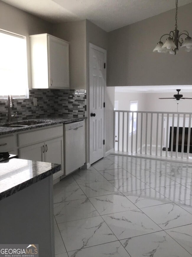 Building Photo - 6345 Peppermill Ln