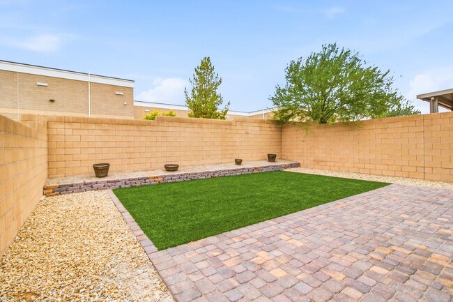 Building Photo - 9763 Mojave Mountain St