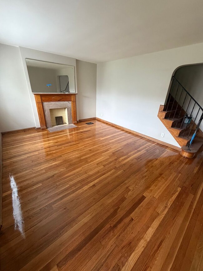 Building Photo - 108 N Huron Ave