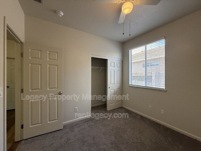 Building Photo - 403 Munden Ct
