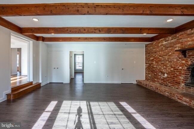 Building Photo - 8209 Mockingbird Dr