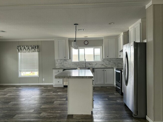 Building Photo - 456 Cecilia Dr