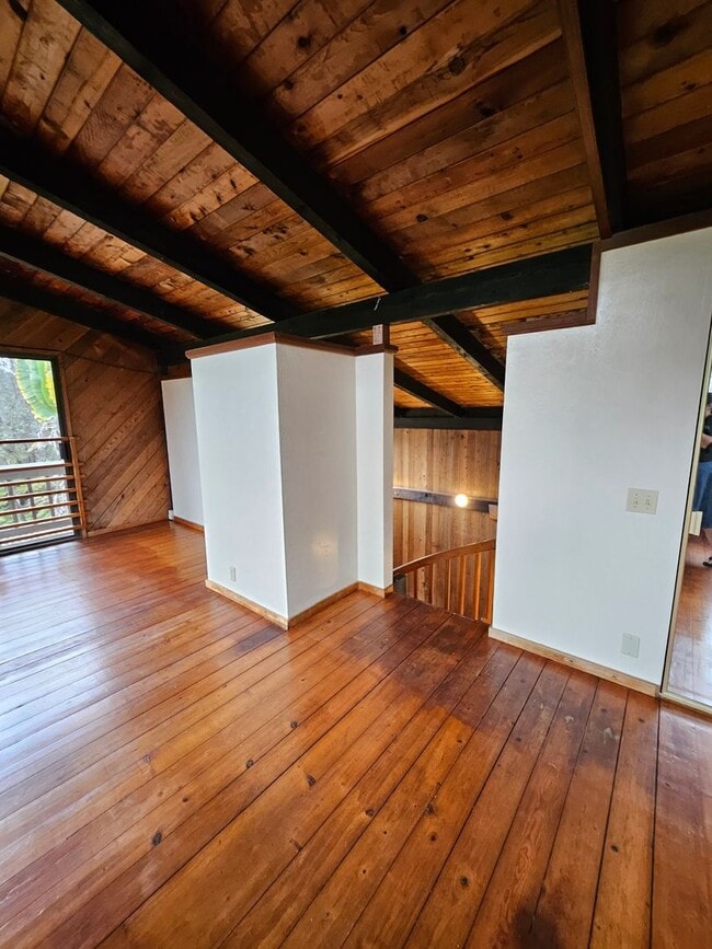 Building Photo - Beautiful Houses Located in Volcano