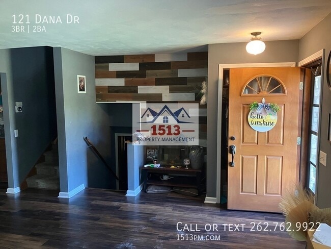 Building Photo - 121 Dana Dr