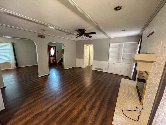 Building Photo - 1213 Idlewood Dr