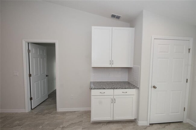 Building Photo - 11 Buttonwood Ln