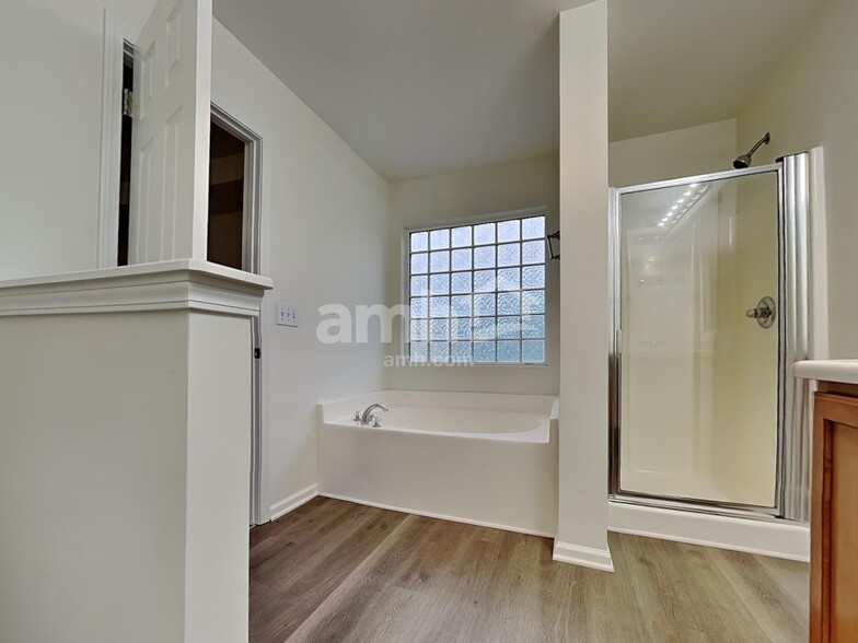 Building Photo - 817 Redland Dr