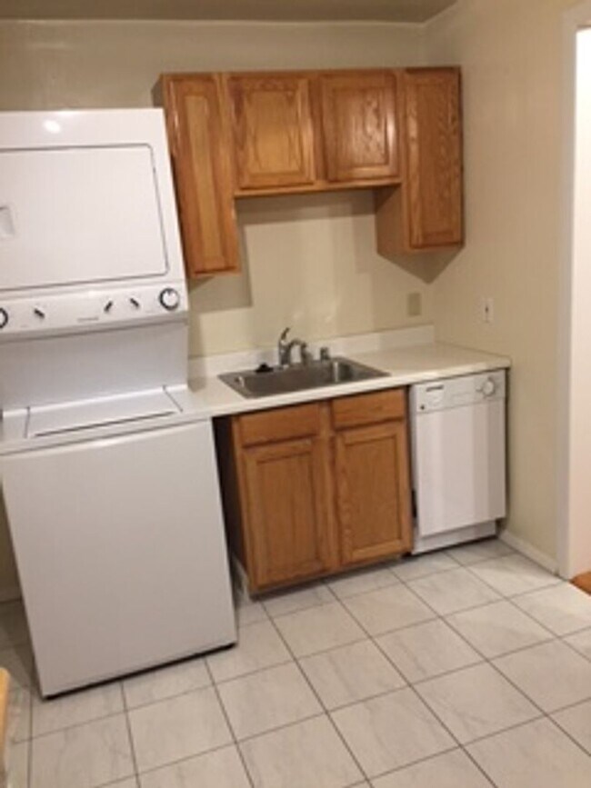 Building Photo - Greenwood Duplex