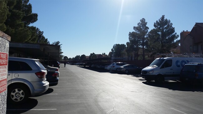 Building Photo - 6627 W Tropicana Ave