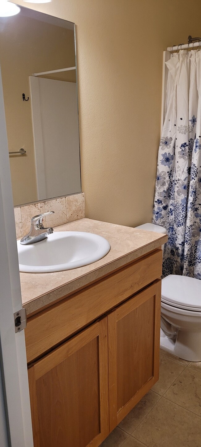 Building Photo - 539 SE Oak Grove Ave