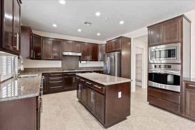 Building Photo - 957 Antiquity Dr