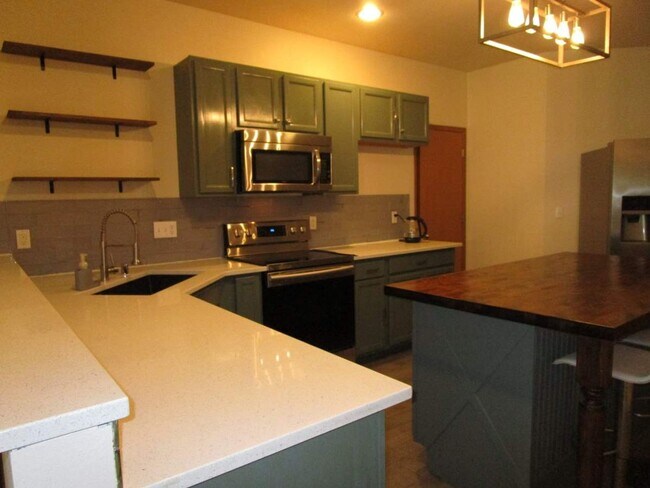 Building Photo - 3 Bedroom Home in Gig Harbor’s Minterwood