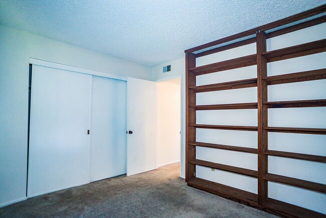 Building Photo - Great 2-bedroom condo in San Marcos availa...