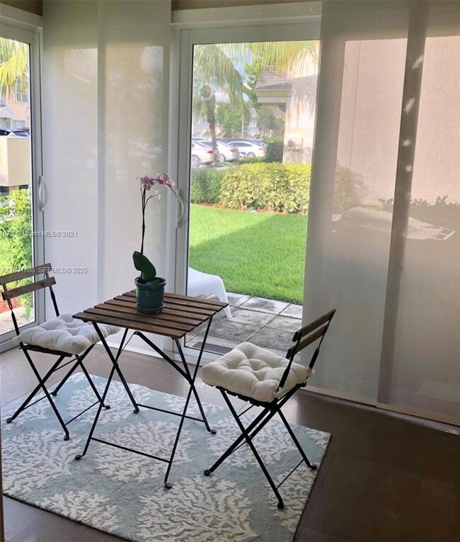 Building Photo - 2 Simonton Cir