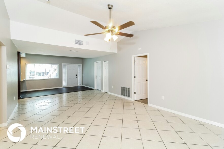 Building Photo - 4036 Waikiki Dr
