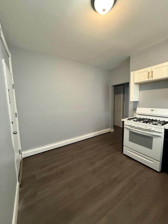 Building Photo - 101-103 South 7th