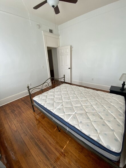 Building Photo - 130 E Waldburg St