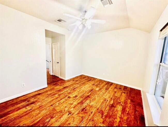 Building Photo - 5902 Crestford Park Ln