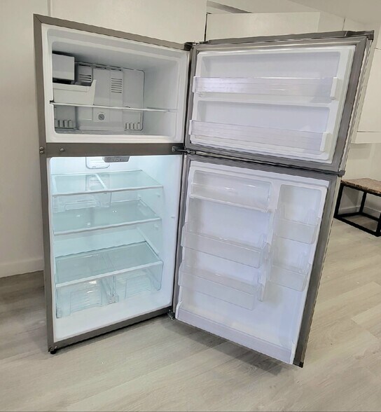 Refrigerator - 2241 NE 38th St