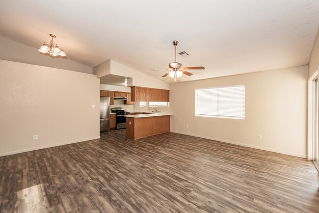 Building Photo - 2866 S 30th Dr