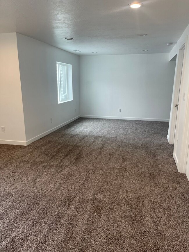 Building Photo - Beautiful Saratoga Springs Townhome for rent!