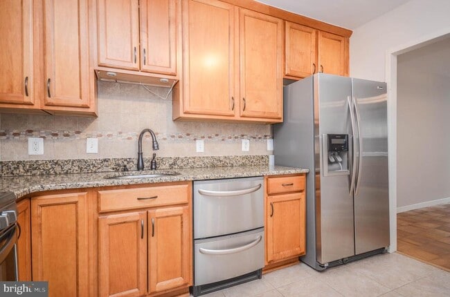 Building Photo - 3001 Veazey Terrace NW