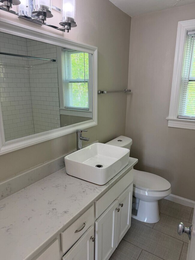 Building Photo - Comfort & Style: 2-Bedroom Raleigh Townhouse
