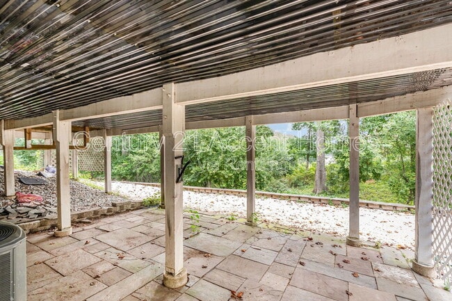 Building Photo - 11959 Governors Ct
