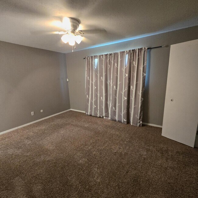 Building Photo - 11600 Atlantic City Ave NE