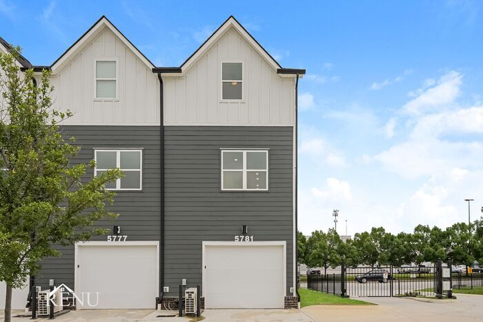 Building Photo - 5781 Sofias Cir