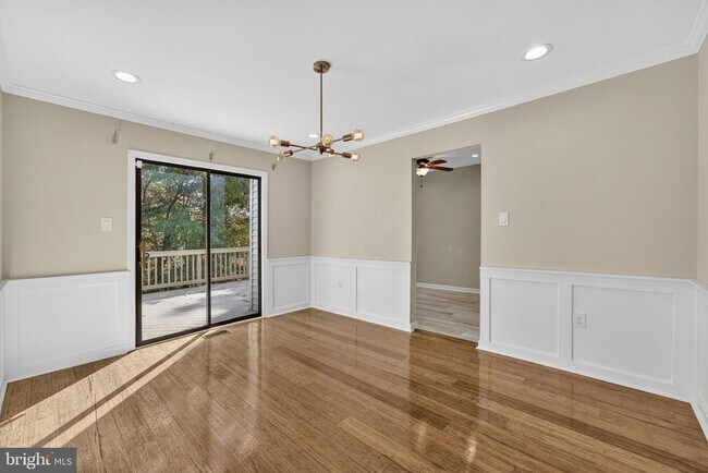 Building Photo - 8605 Western Oak Dr