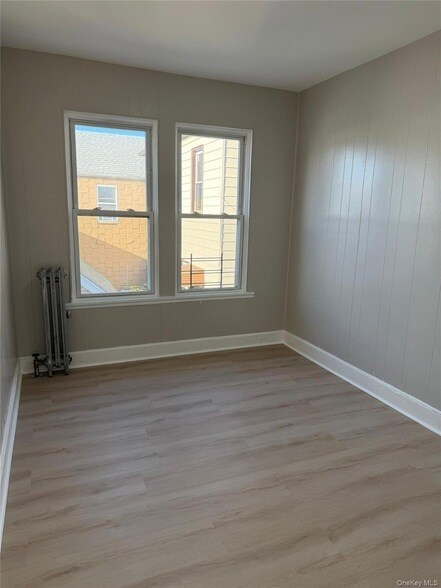 Building Photo - 87-15 Sutter Ave