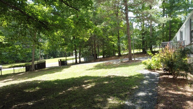 Building Photo - 4120 Glenola Dr