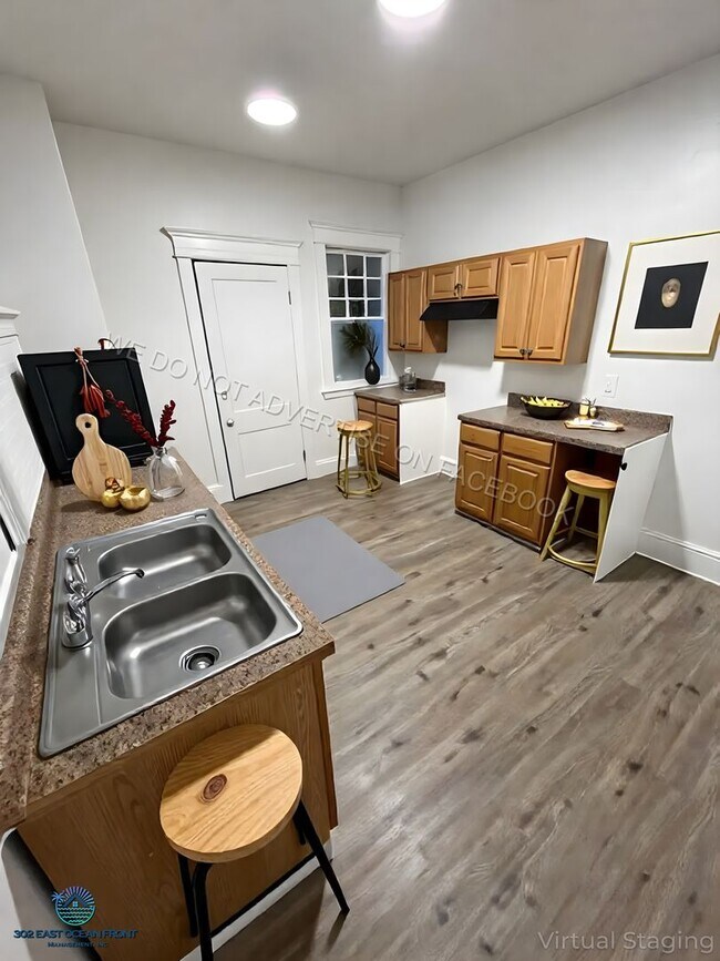 Building Photo - Spacious 2 Bedroom Home