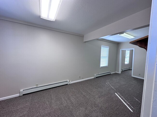 Building Photo - 458 S C St