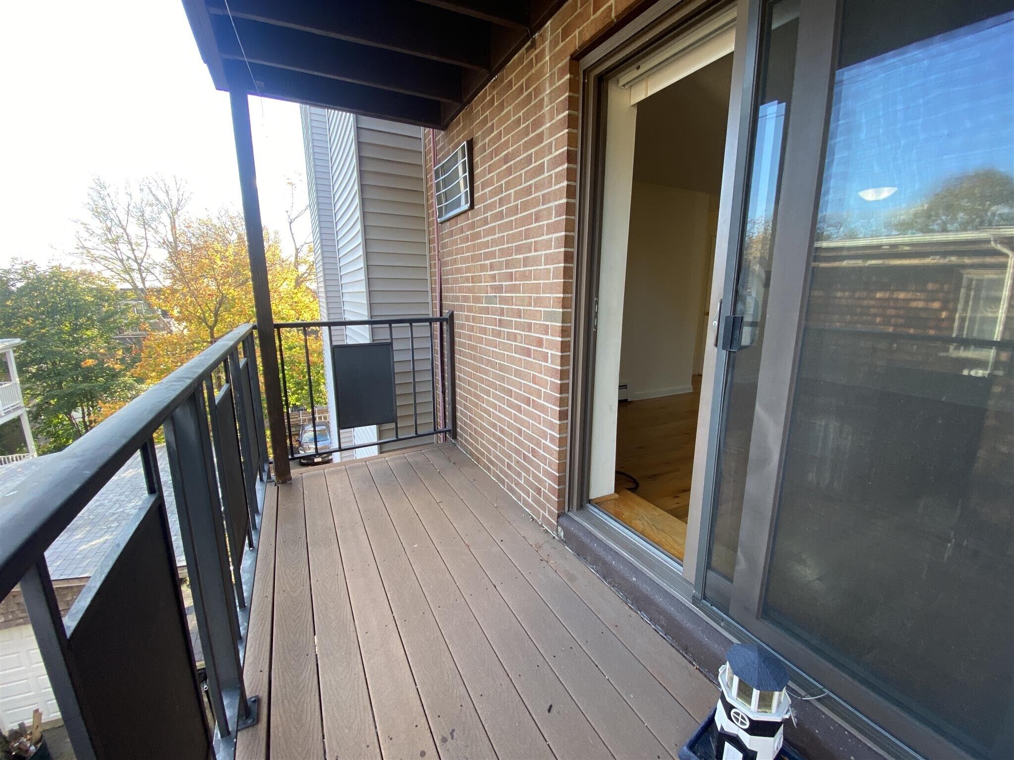 Building Photo - 82 Highland Ave