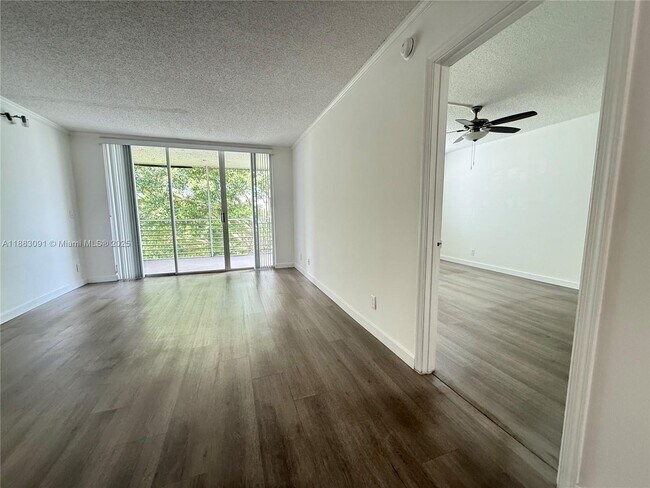 Building Photo - 9235 Lagoon Pl