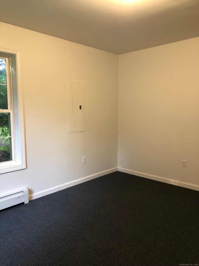 Building Photo - 9 Denmore Ln