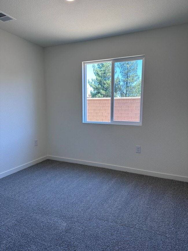 Building Photo - Beautiful 2024 Built 4/3 - New Subdivision!