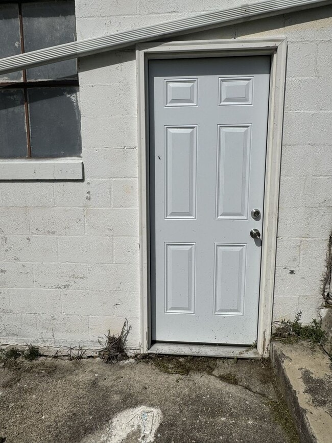 Building Photo - 6 Laurel Hill Ln