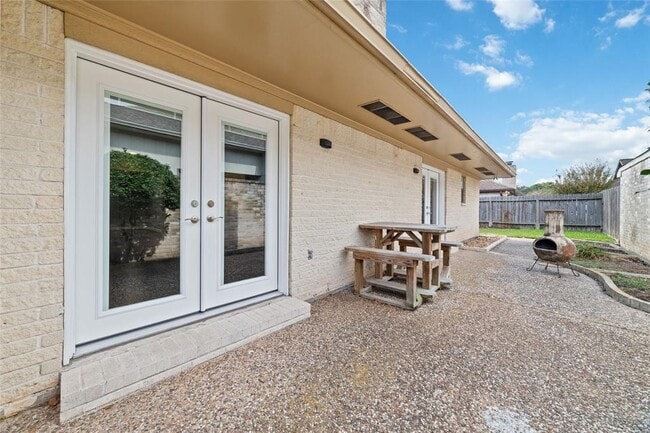 Building Photo - 214 Brocket Pl
