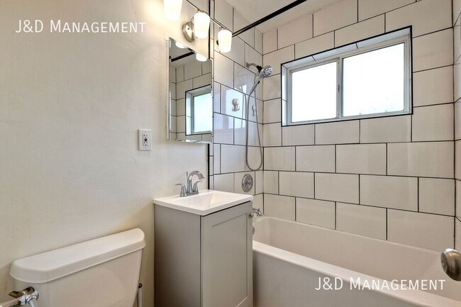 Building Photo - 3341 Chamoune Ave