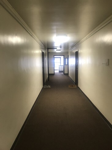 Building Photo - 9 Summit St