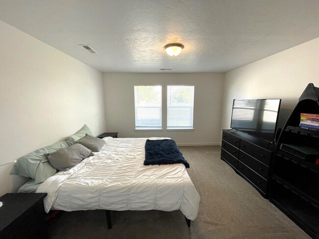 Building Photo - Gorgeous 3 bed 2 ba home with  just off Hubbard Rd and Rapid Creek Way in Kuna