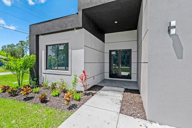 Building Photo - 710 Eisenhower Blvd