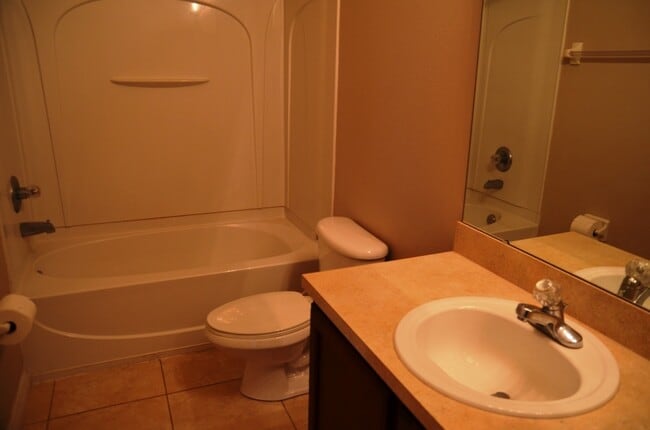 Building Photo - Beautiful 2/2 Condo w/Garage in Villas of East Park of Lake Nona with Private View